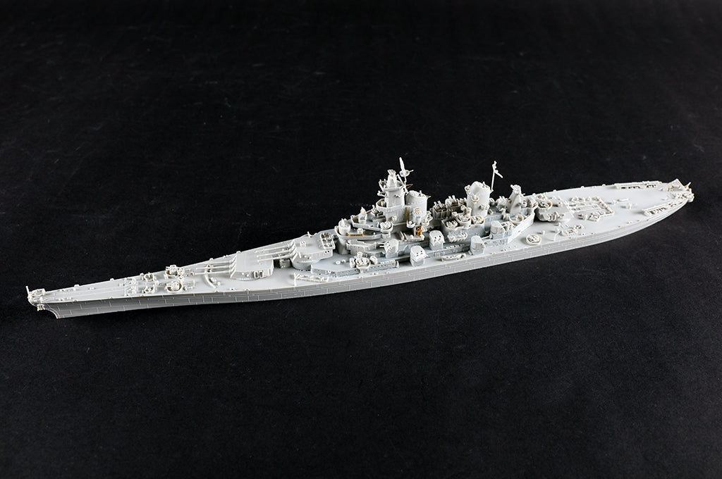 Trumpeter 06749 USS Iowa BB-61 1/700 – image 15