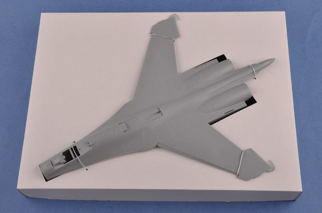 Hobby Boss 81712 Su-27 Flanker Early 1/48 – immagine 7