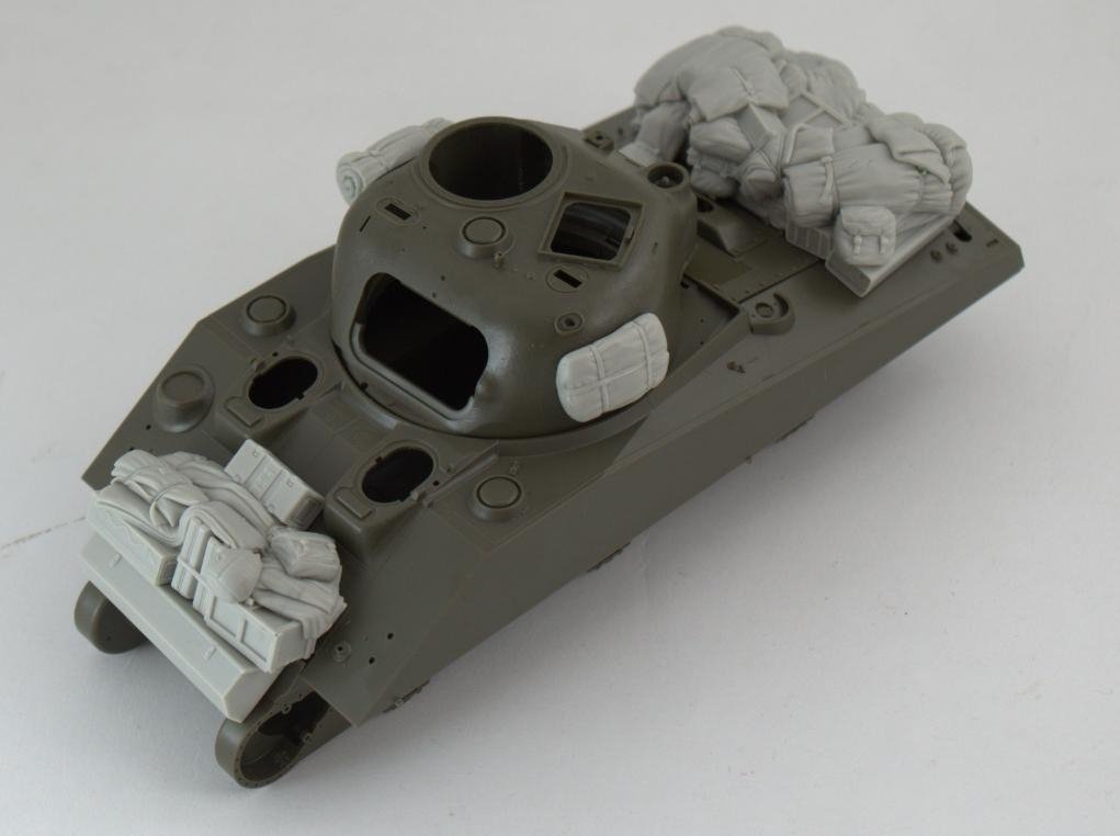 Panzer Art RE35-483 Stowage set for M4 “Firefly” 1/35 – immagine 2