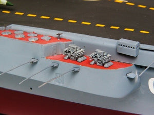 Trumpeter 05606 USSR Admiral Kuznetsov aircraft carrier 1/350 – Bild 11