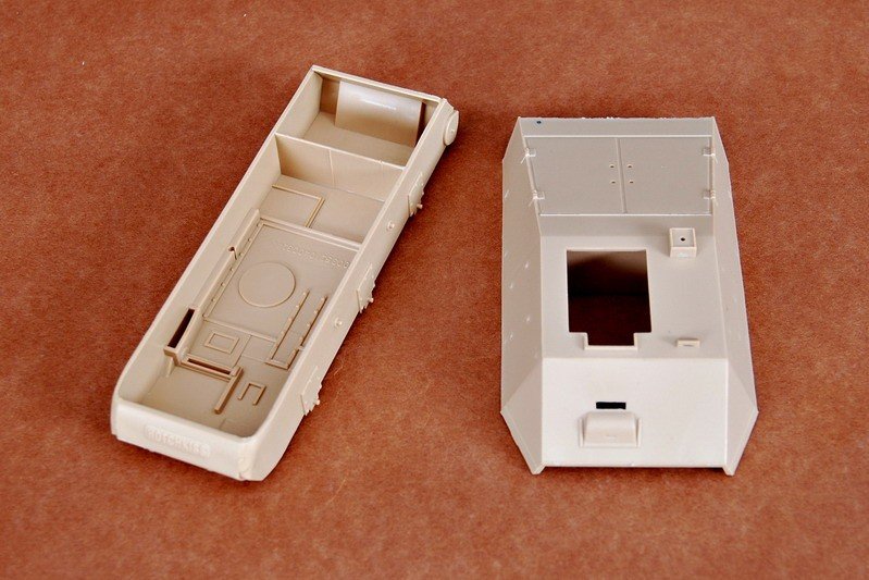 Trumpeter 00355 German 38(H) the artillery observation vehicle 1/35 – immagine 10
