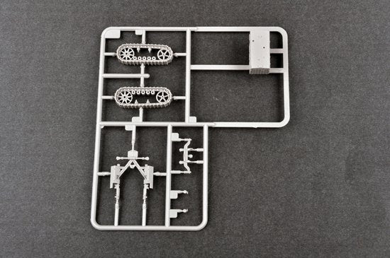 Trumpeter 07111 Russian ChTZ S-65 Tractor with Cab 1/72 – Bild 2