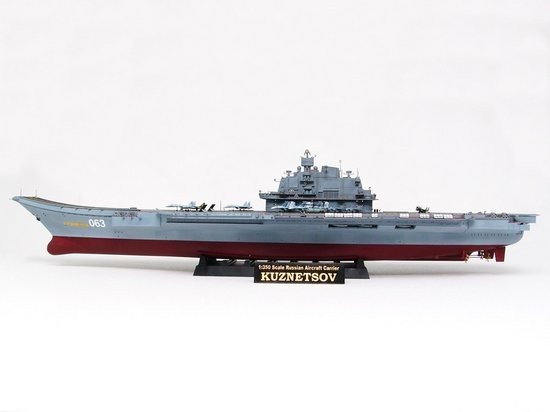 Trumpeter 05606 USSR Admiral Kuznetsov aircraft carrier 1/350 – Bild 6