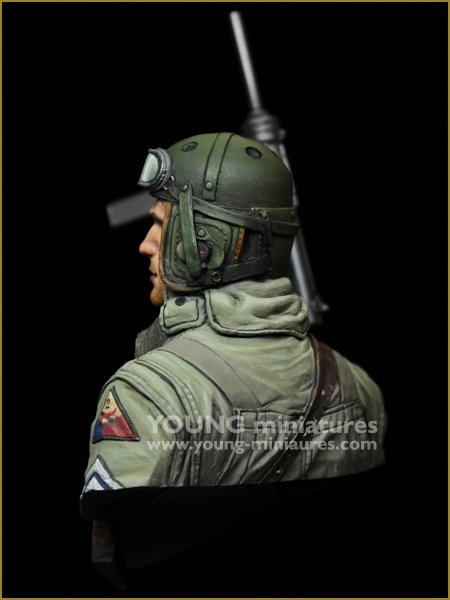 Young Miniatures YM1881 US Tank Crew WWII HELL ON WHEELS 1/10 – image 4