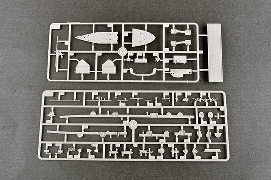 Trumpeter 06710 German Navy Aircraft Carrier DKM Peter Strasser 1/700 – imagen 7
