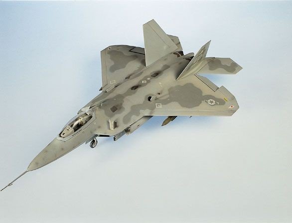 Italeri 1207 F-22 Raptor 1/72 – image 2