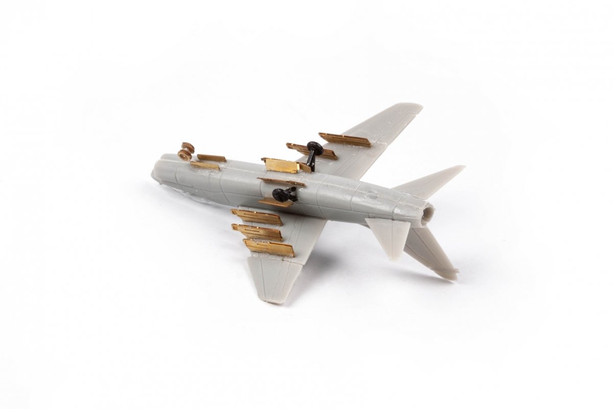 Eduard 53295 USS Nimitz CVN-68 part 1 TRUMPETER 1/350 – Bild 5