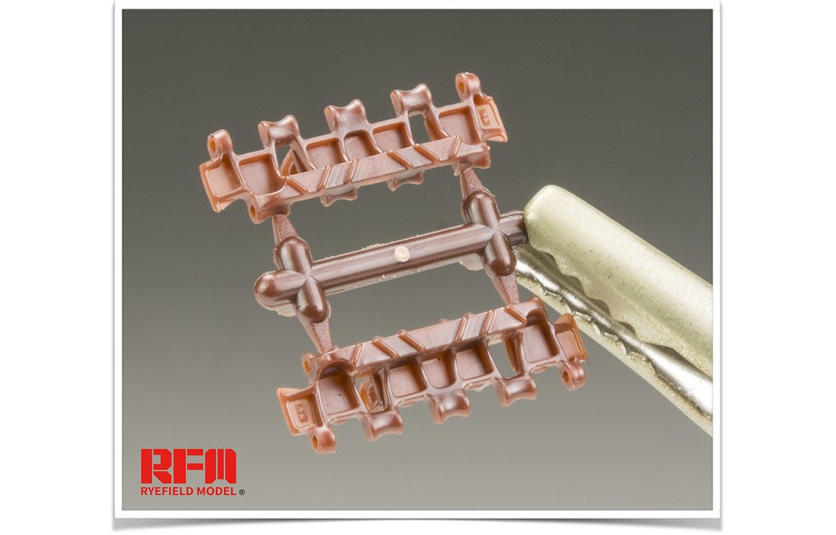 Rye Field Model 5024 JAGDPANTHER WORKABLE TRACK LINKS 1/35 – Bild 2