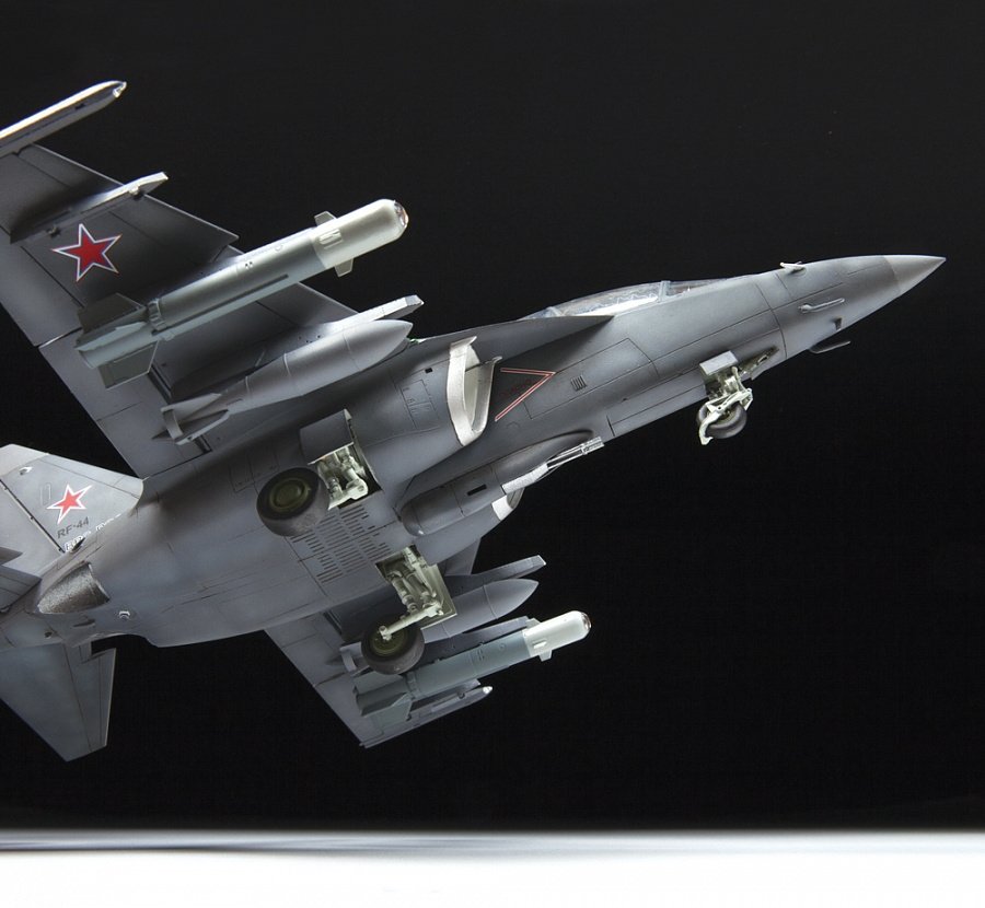 Zvezda 4818 YAK-130 &amp;quot;MITTEN&amp;quot; 1/48 – immagine 7