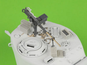 Maquette Master GM-35-063 Browning M2HB calibre .50 (12,7 mm) - mitrailleuse montée sur char - Seconde Guerre mondiale (berceau M23 ancien avec râtelier à munitions ancien) 1/35 – image 14