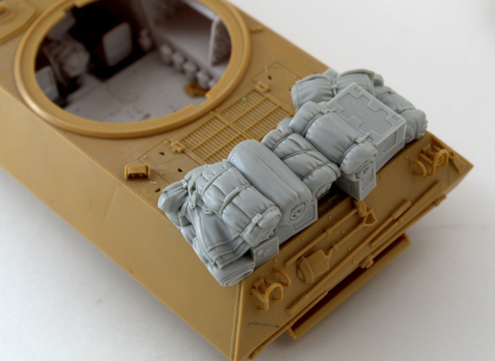 Panzer Art RE35-601 Stowage set for M10 “Wolverine” 1/35 – immagine 4