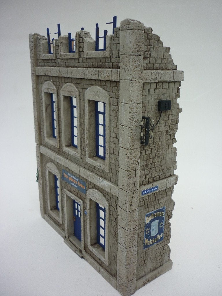 RT-Diorama 35198 Damaged City Building 1/35 – imagen 7