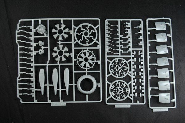 HK Models 01E02 B-25J Mitchell &amp;quot;Strafer&amp;quot; 1/32 – imagen 14