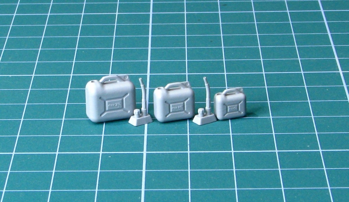 EUREKA XXL E-042 Plastic Jerry Can 5, 10 and 20 L 1/35 – image 4
