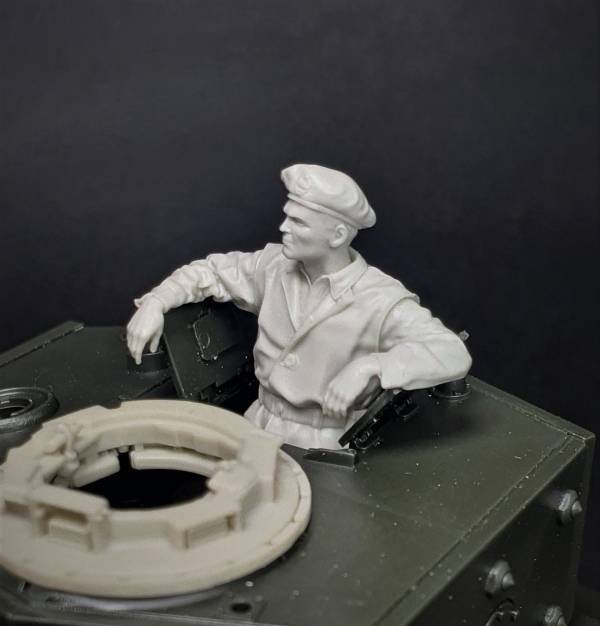 Panzer Art FI35-167 British tank loader coverall 1/35 – image 2