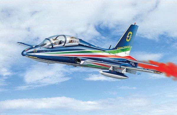 Italeri 1317 MB-339 PAN FREECCE TRI 1/72 – Bild 2