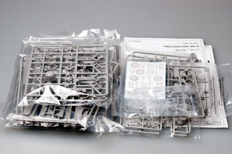 Trumpeter 01627 Wellington Mk. 3 1/72 – image 7