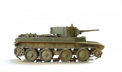 Zvezda 3545 BT-7 Soviet tank 1/35 – Bild 4