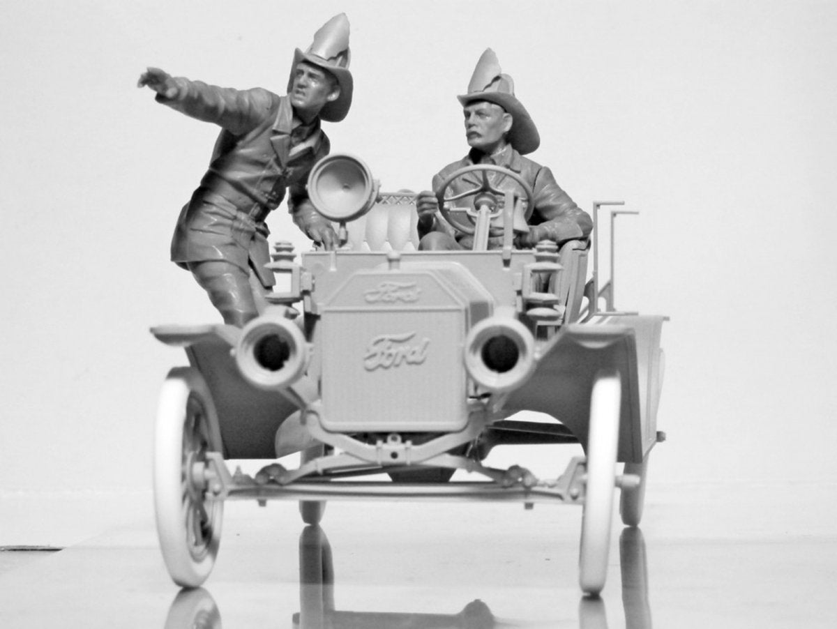 ICM 24017 Model T 1914 Fire Truck with Crew 1/24 – Bild 6