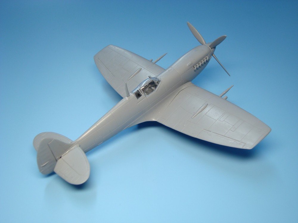 AZ Model AZ7378 Spitfire Mk.VIII RAF 1/72 – zdjęcie 13