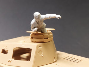 Panzer Art FI35-250 DAK Pz.lll/IV tank commander 1/35 – image 3