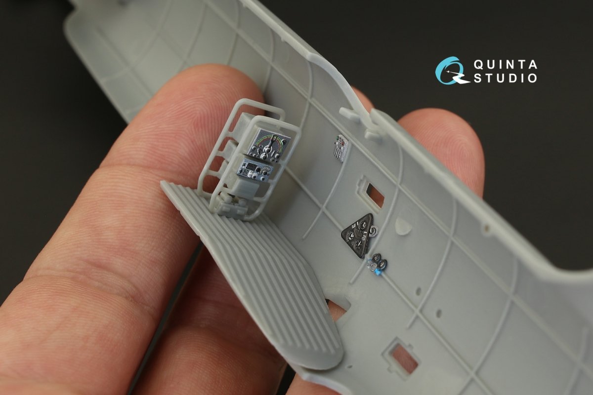 Quinta Studio QD48100 IL-4 3D-Printed &amp;amp; coloured Interior on decal paper (for Xuntong kit) 1/48 – imagen 9