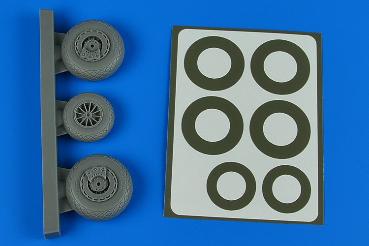 Aires 4873 B-26K Invader wheels &amp; paint masks - late - Diamond Pattern 1/48 ICM