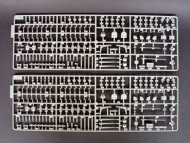 Trumpeter 05604 U.S. Aircraft Carrier CV-13 Franklin 1944 1/350 – immagine 7