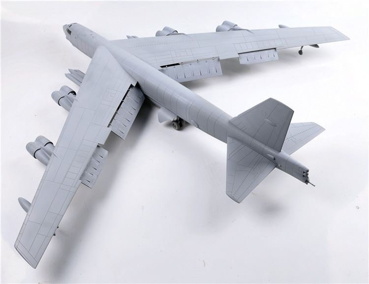Modelcollect UA72200 B-52H US Stratofortress Bombardier stratégique 1/72 – image 7