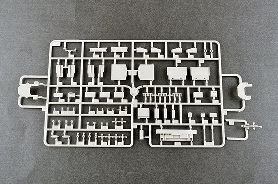 Trumpeter 06725 PLA Navy type 002 Aircraft Carrier 1/700 – image 4