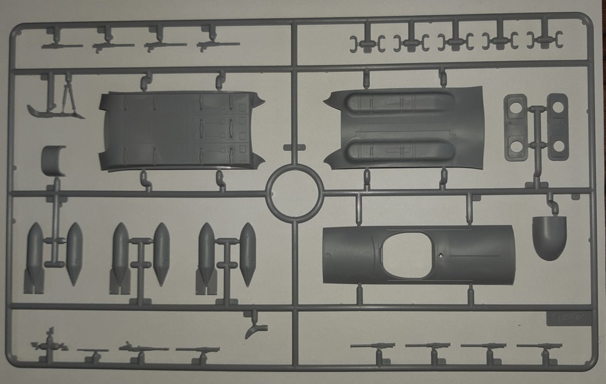 ICM 48263 He 111H-16, WWII German Bomber 1/48 – immagine 4