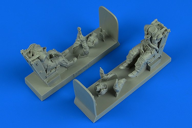 Aerobonus 320143 U.S.A.F. Pilot &amp;amp; Operator with ej. seats forT-28D Trojan, Vietnam War for Kitty Hawk 1/32