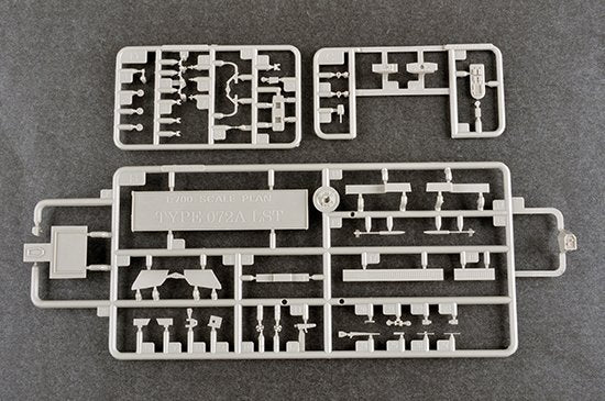 Trumpeter 06728 PLA Navy Type 072A LST 1/700 – immagine 7