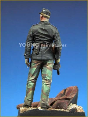 Young Miniatures YM9001-B SS Panzer Officer with T-34 Mantlet Base 90mm – immagine 3
