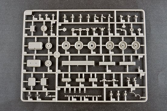 Trumpeter 09574 Soviet BTR-152K1 APC 1/35 – image 7