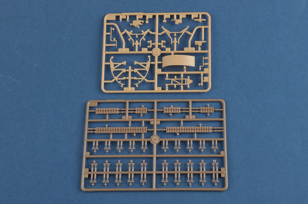 Hobby Boss 83894 French R35 with FCM turret tank 1/35 – image 10