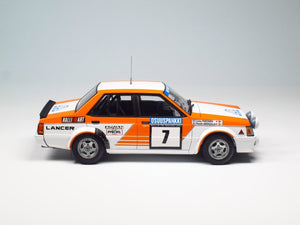 NuNu PN24018 MITSUBISHI LANCER TURBO 82 RALY 1000 LAKES 1/24 – zdjęcie 9