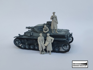 Ardennes Miniature 35045 COMM. ET ÉQUIPAGE DE POING ALLEMANDS, SECONDE GUERRE MONDIALE, ÉCHELLE 1/35 – image 2