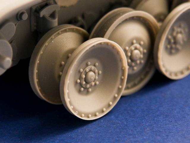 Panzer Art RE35-326 Burn out wheels for “Panther” tank 1/35 – immagine 3