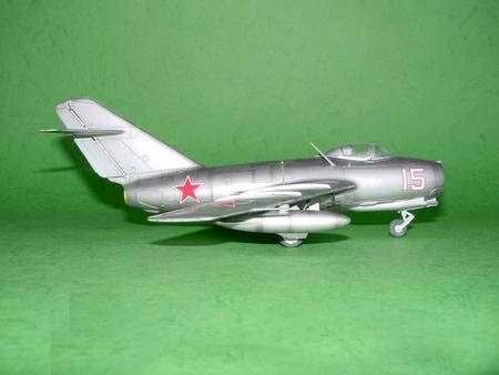Trumpeter 02806 MiG-15 bis Fagot-B 1/48 – image 2