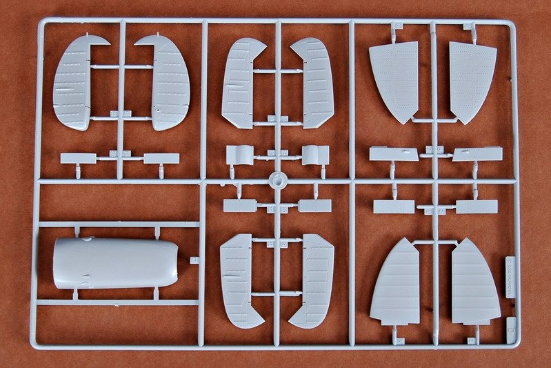 Trumpeter 02413 Spitfire MK.VI 1/24 – immagine 9
