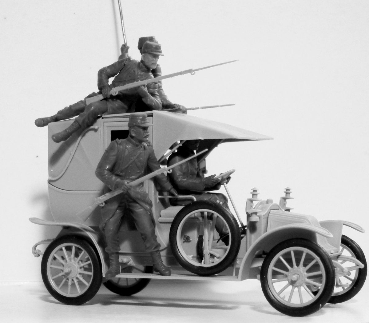 ICM 35705 French Infantry on the march (1914) (4 figures) 1/35 – Bild 3