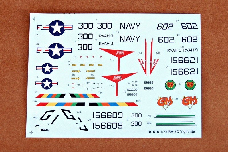Trumpeter 01616 RA-5C Vigilante 1/72 – zdjęcie 3