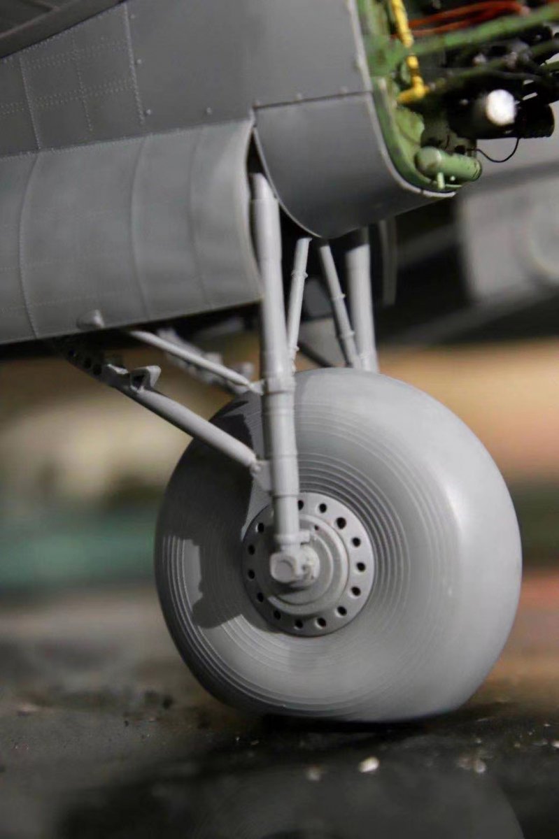 Border Model BF-010 Avro Lancaster B Mk.I/III with full Interior 1/32 – image 4