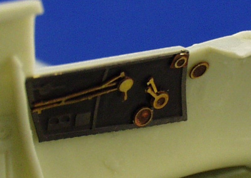 Eduard SS218 Hurricane Mk. IIC 1/72 REVELL – immagine 2