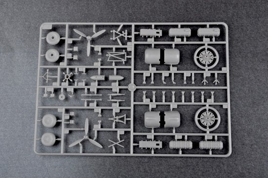 Trumpeter 01638 Focke-Wulf Fw 200C-4 Condor 1/72 – Bild 6