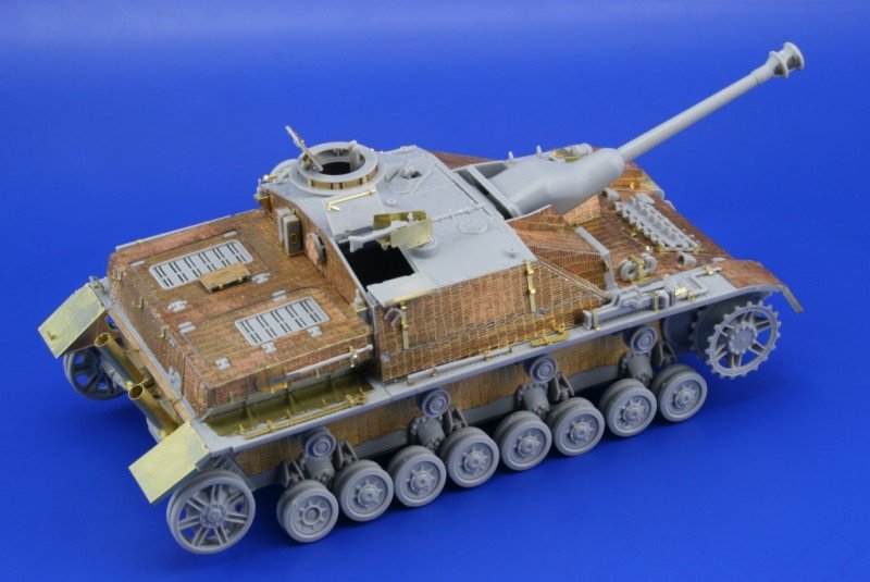 Eduard 35948 Zimmerit StuG. IV Ausf. G fin 1/35 Dragon – image 5