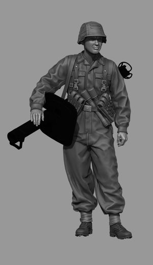 Panzer Art FI35-217 Panzerknacker in cammo coverall No1 1/35 – image 2