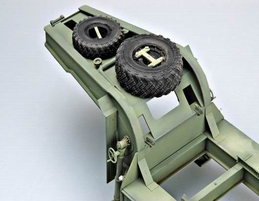 Trumpeter 00211 MAZ-537G intermediate type with MAZ/ChMZAP 5247G semi-trailer 1/35 – zdjęcie 9