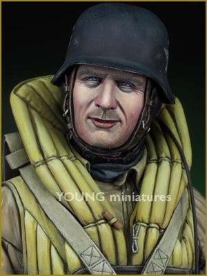 Young Miniatures YM1833 Luftwaffe Bomber Crewman, 1940 1/10 – immagine 8